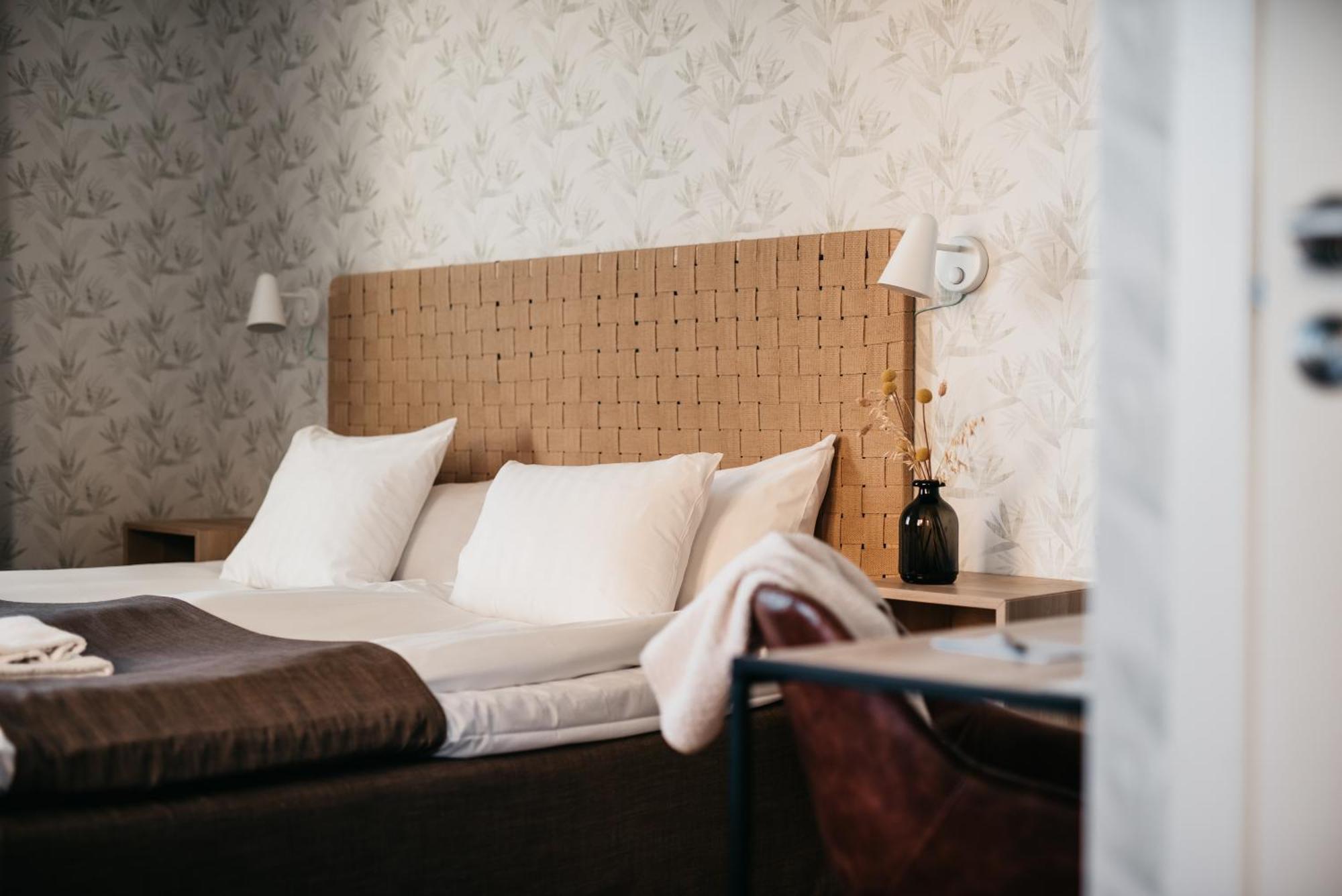 Hotell & Bistro Roedesund Карлсбори Екстериор снимка